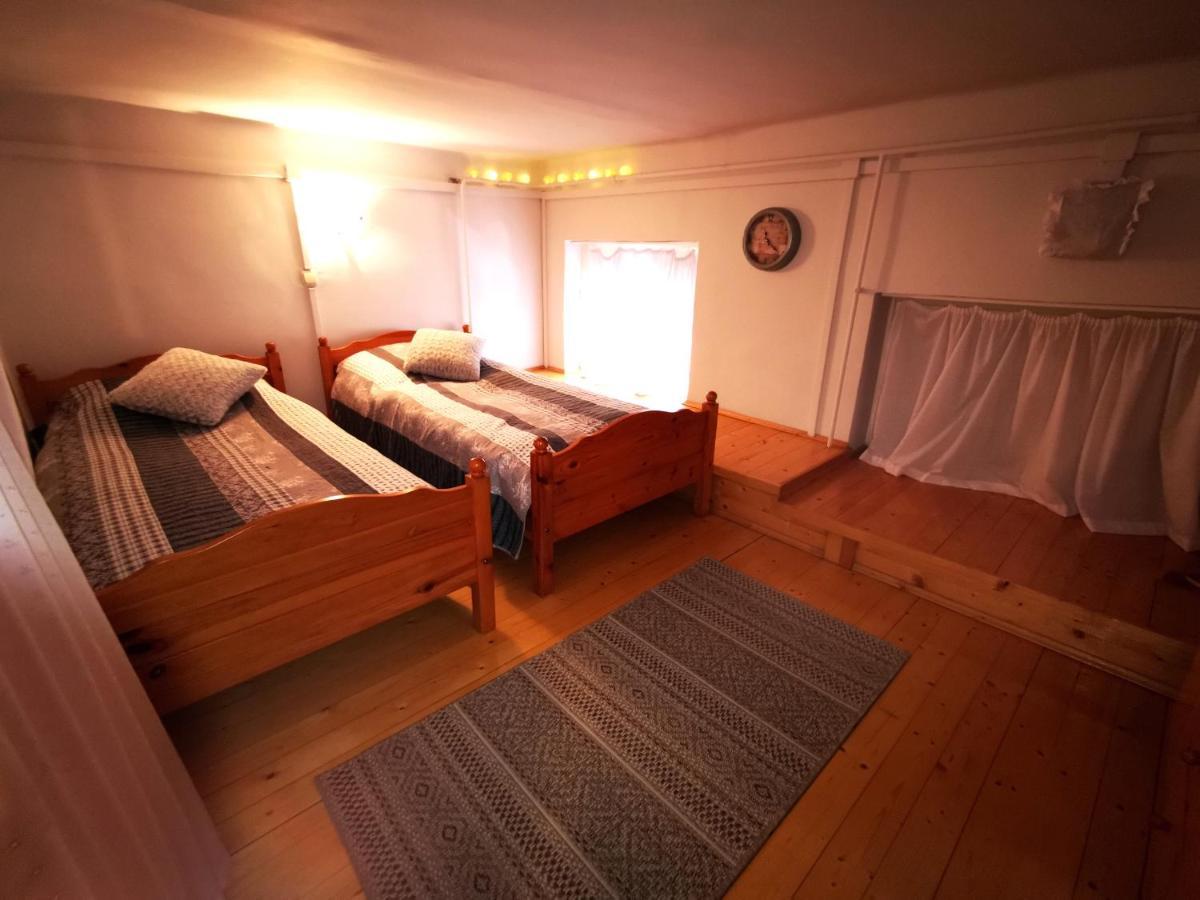 Belvarosi Vintage Apartman A Setaloutcan Miskolc Eksteriør billede