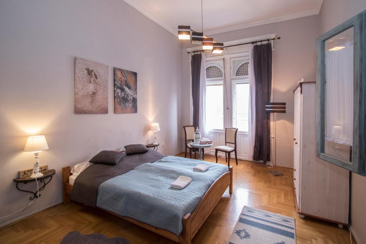 Belvarosi Vintage Apartman A Setaloutcan Miskolc Eksteriør billede