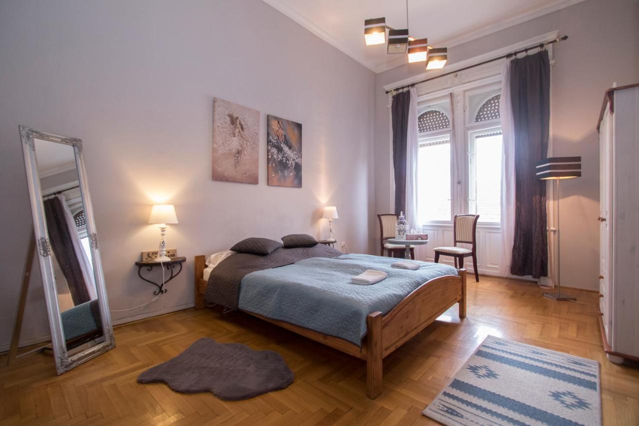 Belvarosi Vintage Apartman A Setaloutcan Miskolc Eksteriør billede